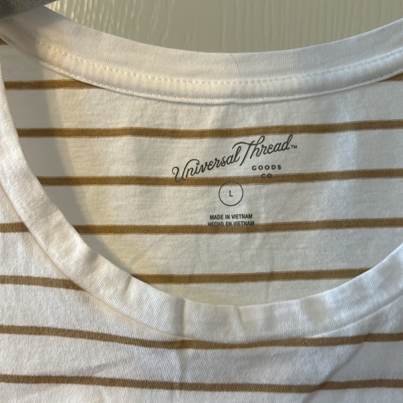 Universal Thread Tee - Picture 3 of 4
